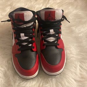 Jordan 1 Mid Chicago Black Toe (GS)